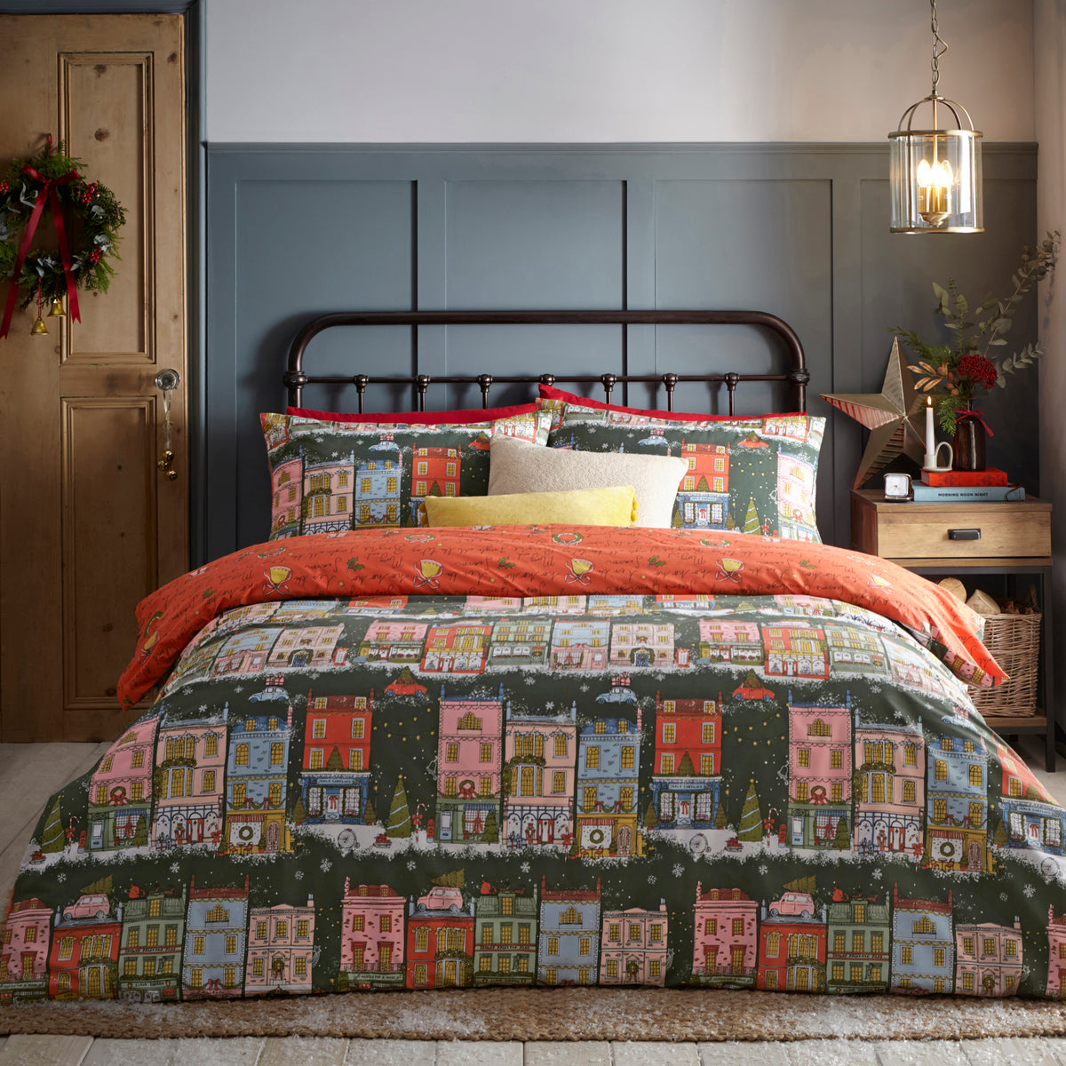 Christmas Spirit Green Duvet Set by Roseland Furniture