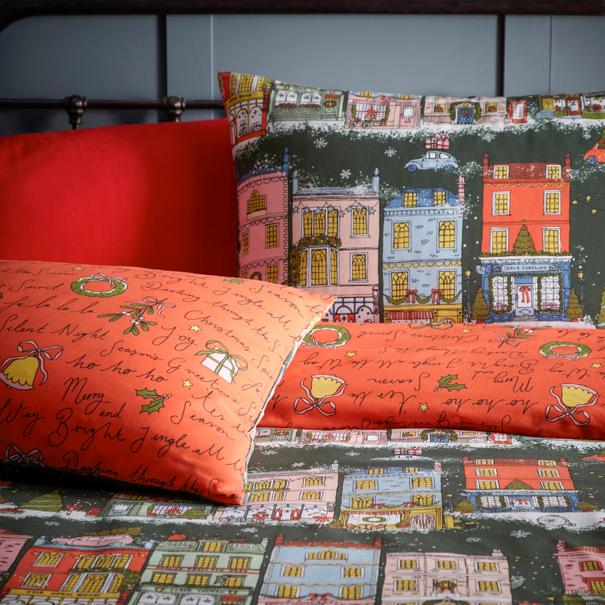Christmas Spirit Green Duvet Set by Roseland Furniture