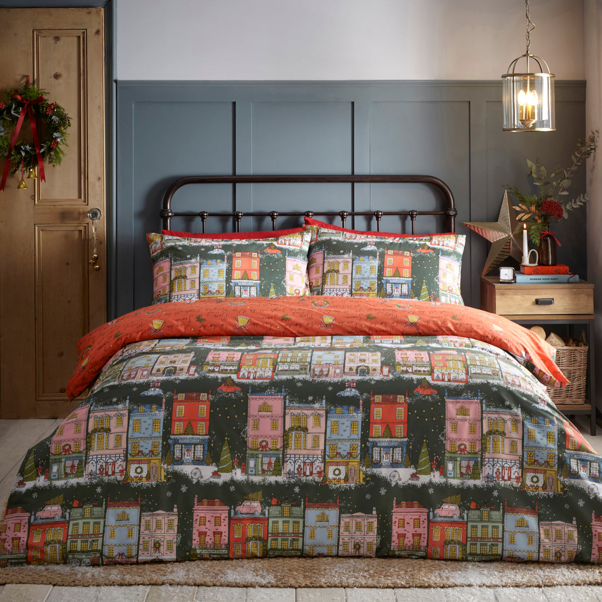 Christmas Spirit Green Duvet Set by Roseland Furniture