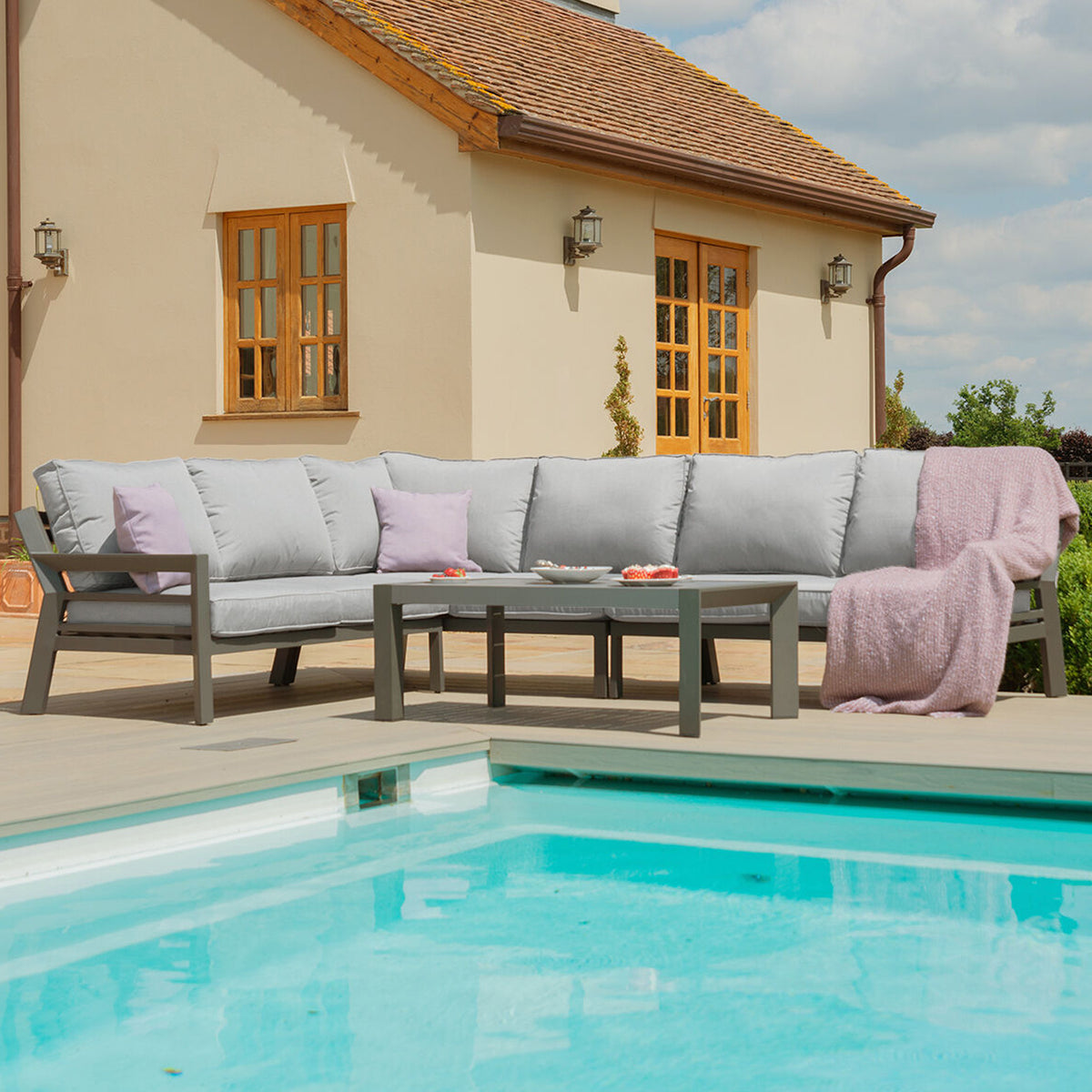New York Outdoor Corner Sofa Set