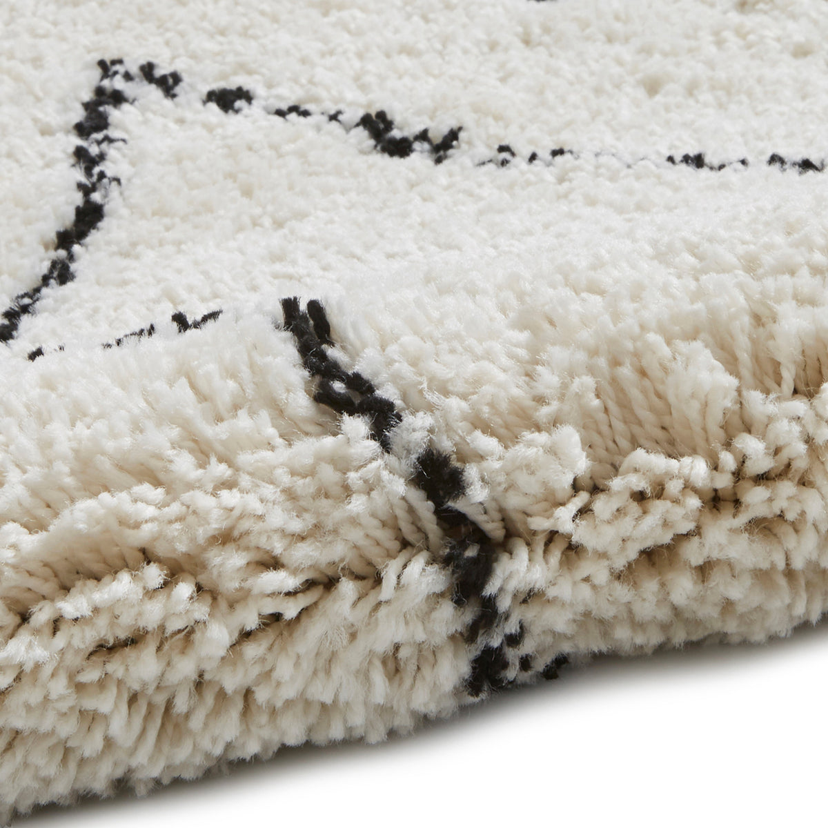 Edie Boho White Diamond Shaggy Rug
