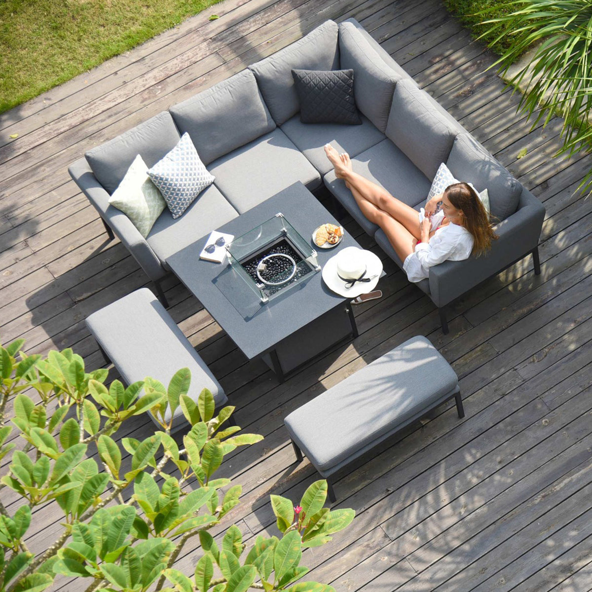 Maze Pulse Flanelle Outdoor Corner Dining Set with Square Fire Pit