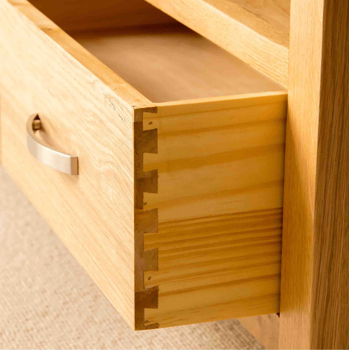 Dovetail joints on a London Oak 90cm TV Stand