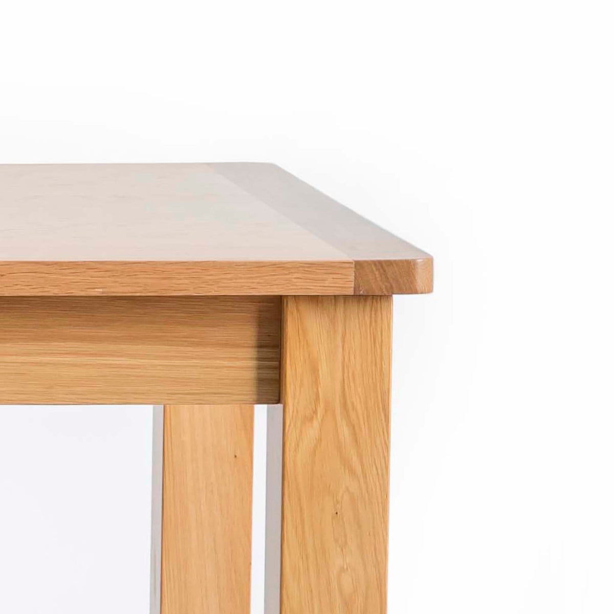 Hampshire Oak Small Extending Dining Table -  Close up of top of table