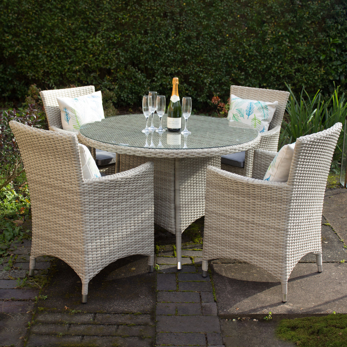 Lisbon 4 Seater Round Carver Dining Set