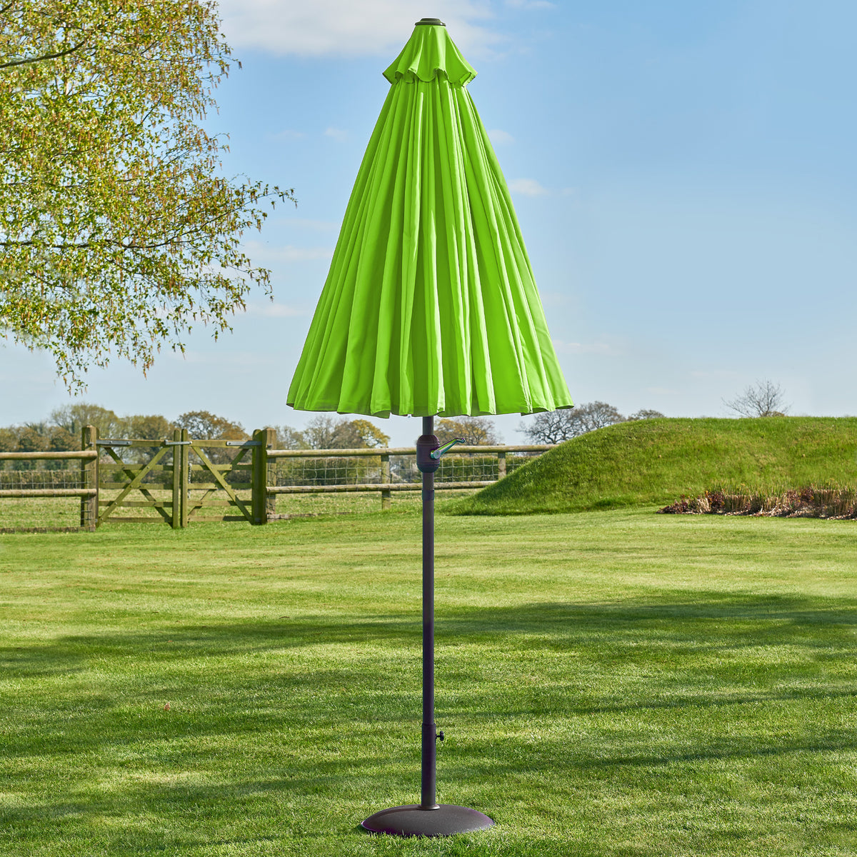 Geisha 2.5m Lime Green Outdoor Garden Umbrella