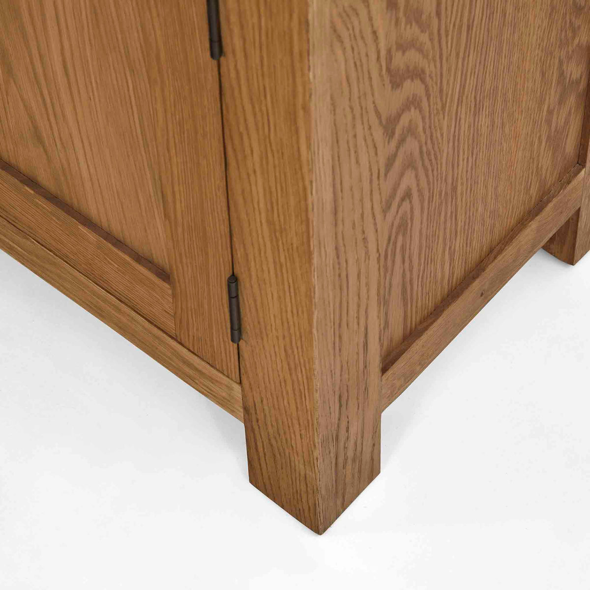 Zelah Oak Large Dresser - Feet on base of Dresser