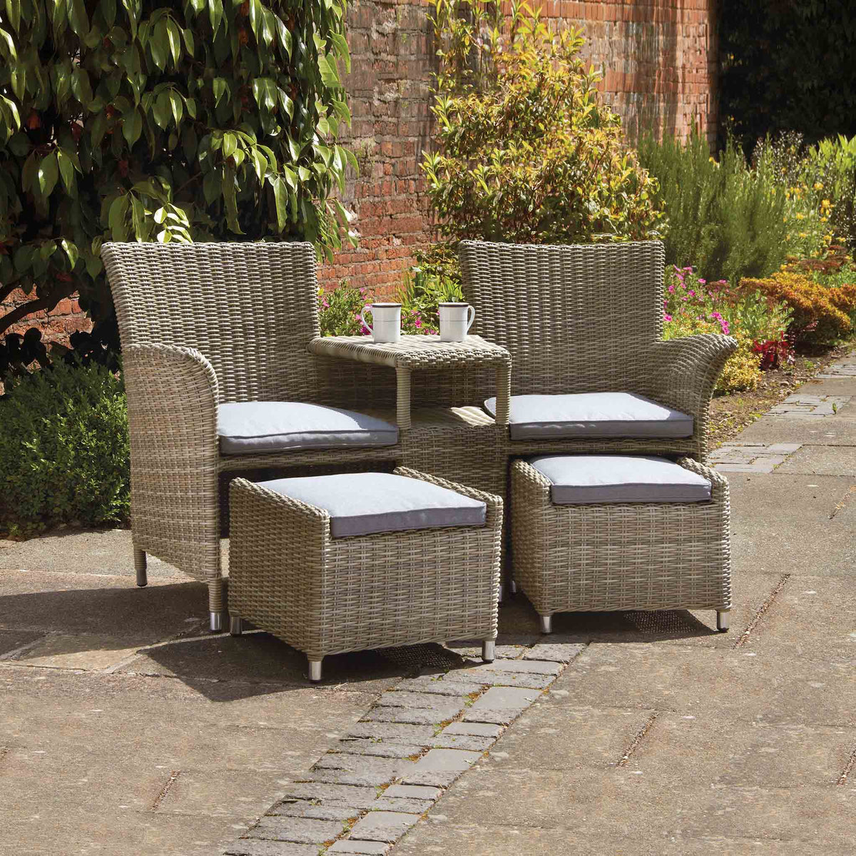 Wentworth Rattan Garden Companion Set - Lifestyle