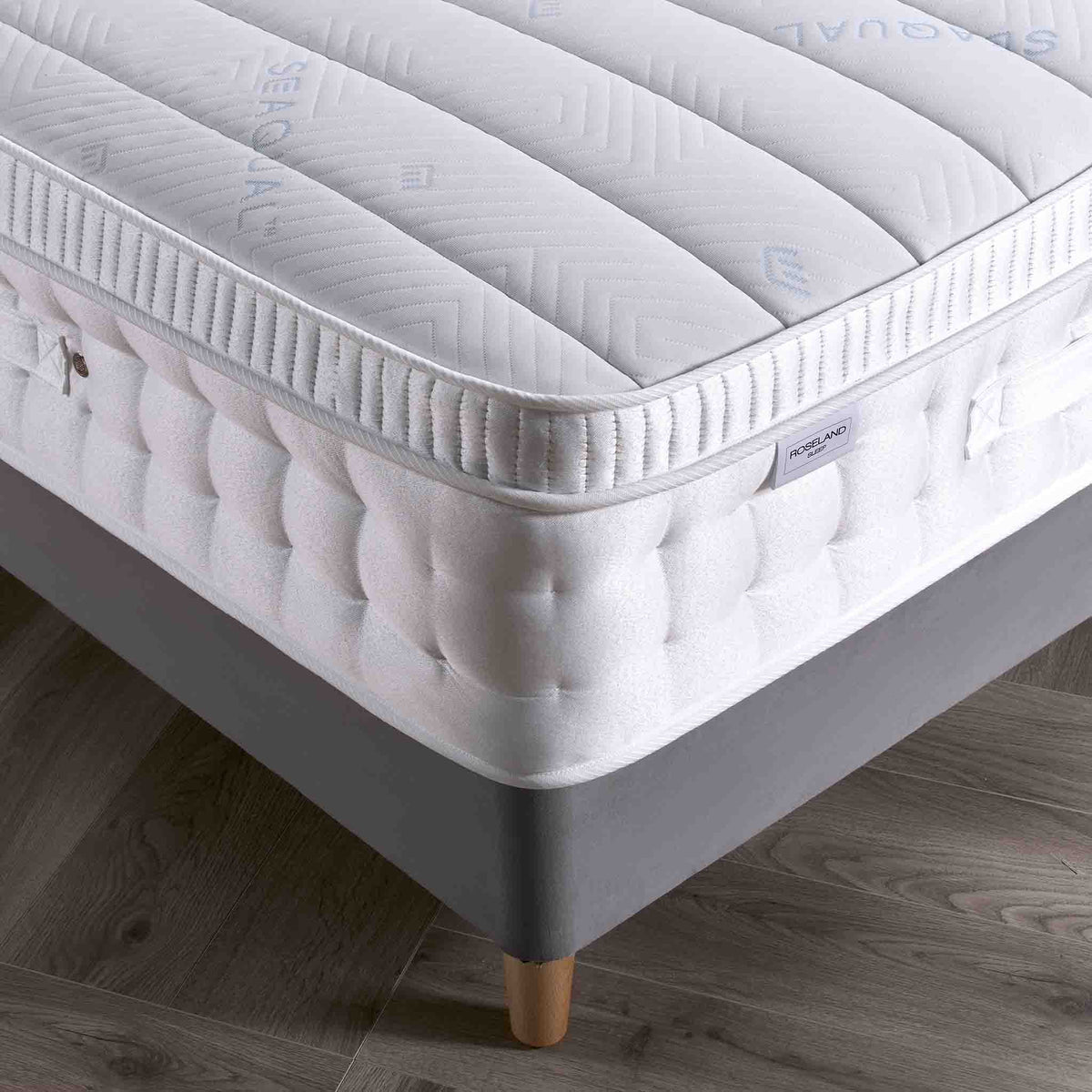 corner close up of the Roseland Sleep Caesar Pocket Laytec Mattress