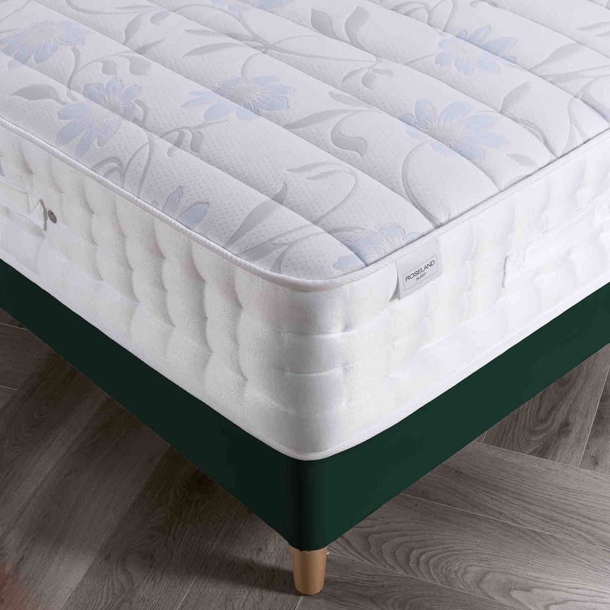 corner close up of the Roseland Sleep Caesar Pocket Laytec Mattress