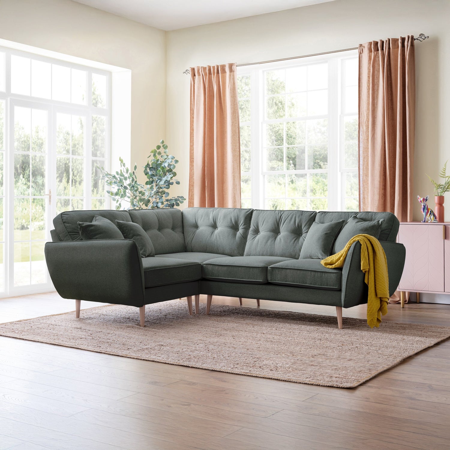 How to style your sofa for a living room
