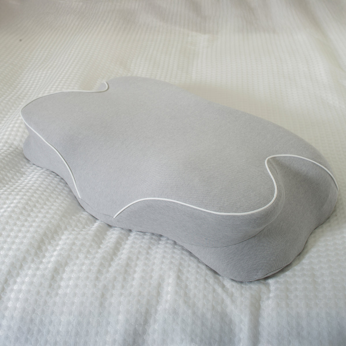 Contoured Orthopaedic Pillow from Roseland Furniture