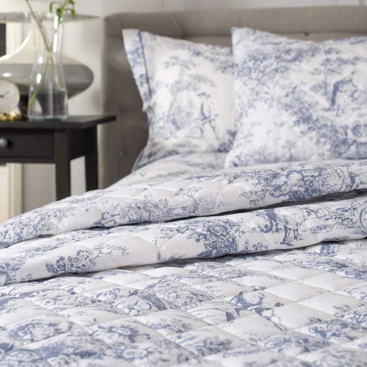 Toile Bedspread Double Blue from Roseland Furniture