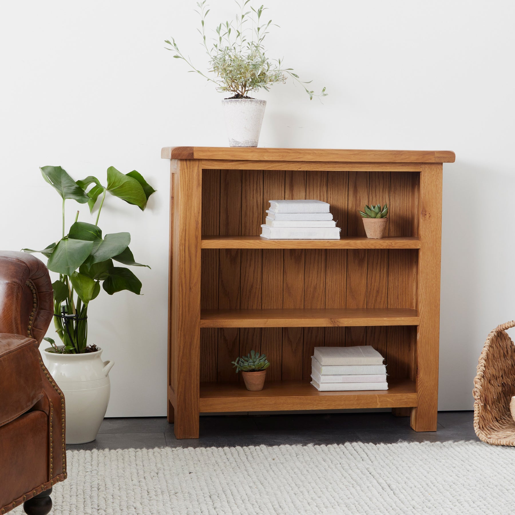 Zelah Oak Small Bookcase by Roseland Furniture