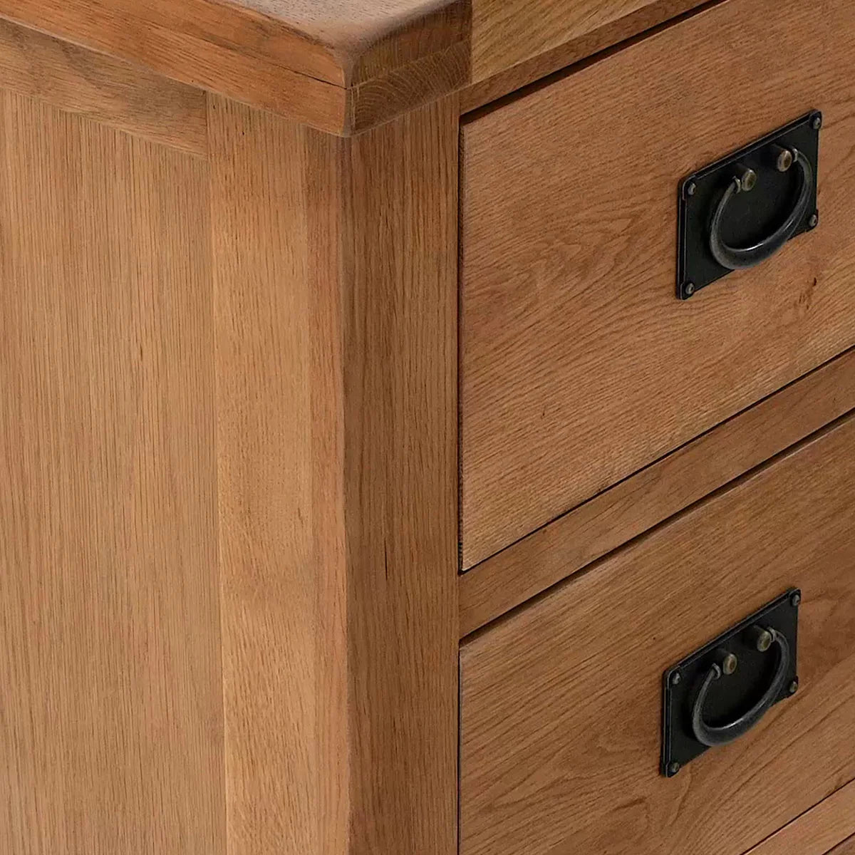 Zelah Oak 2 over 3 Drawer Chest - Close up of drawers and corner of the cabinet