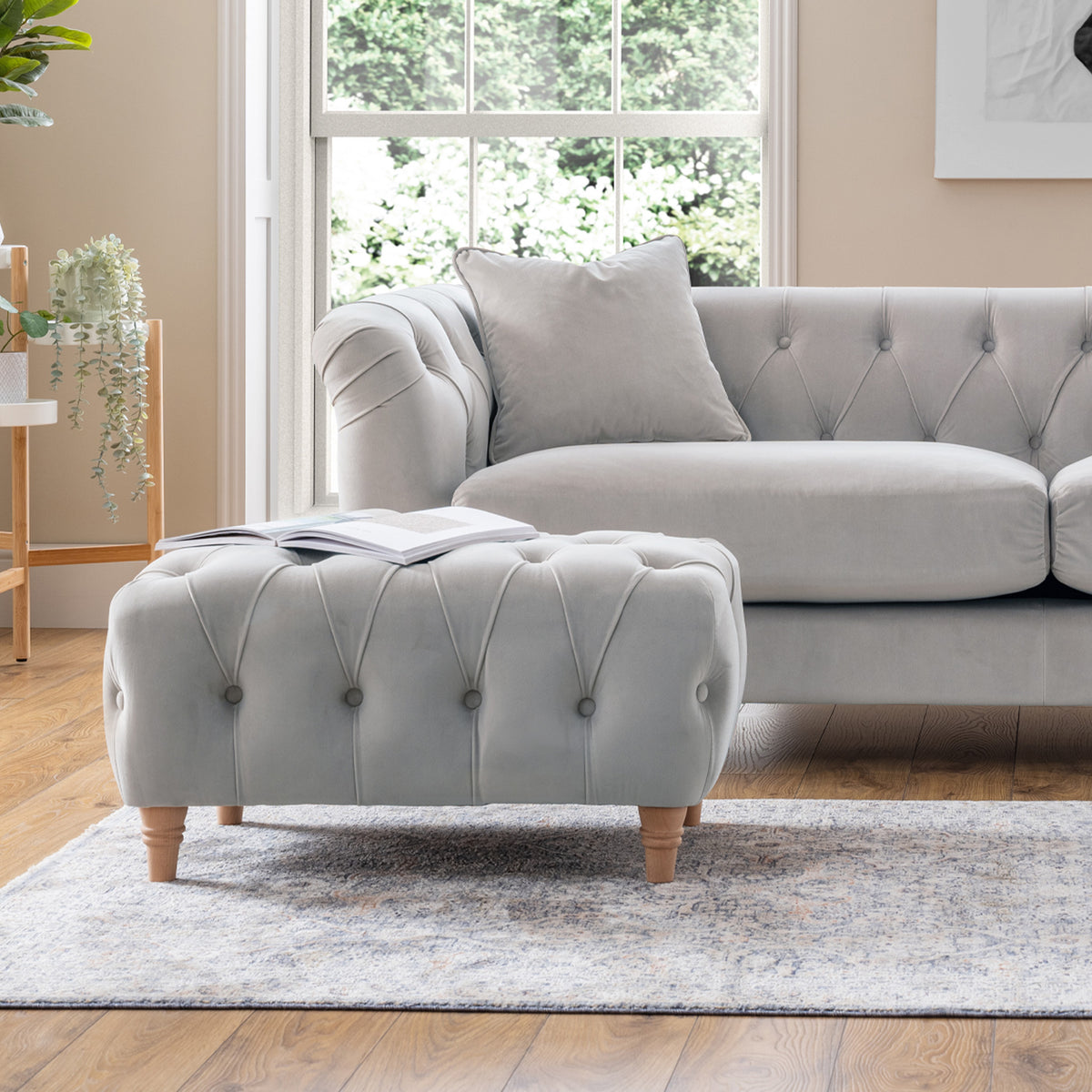 Clarence Chalk Velvet Buttoned Footrest