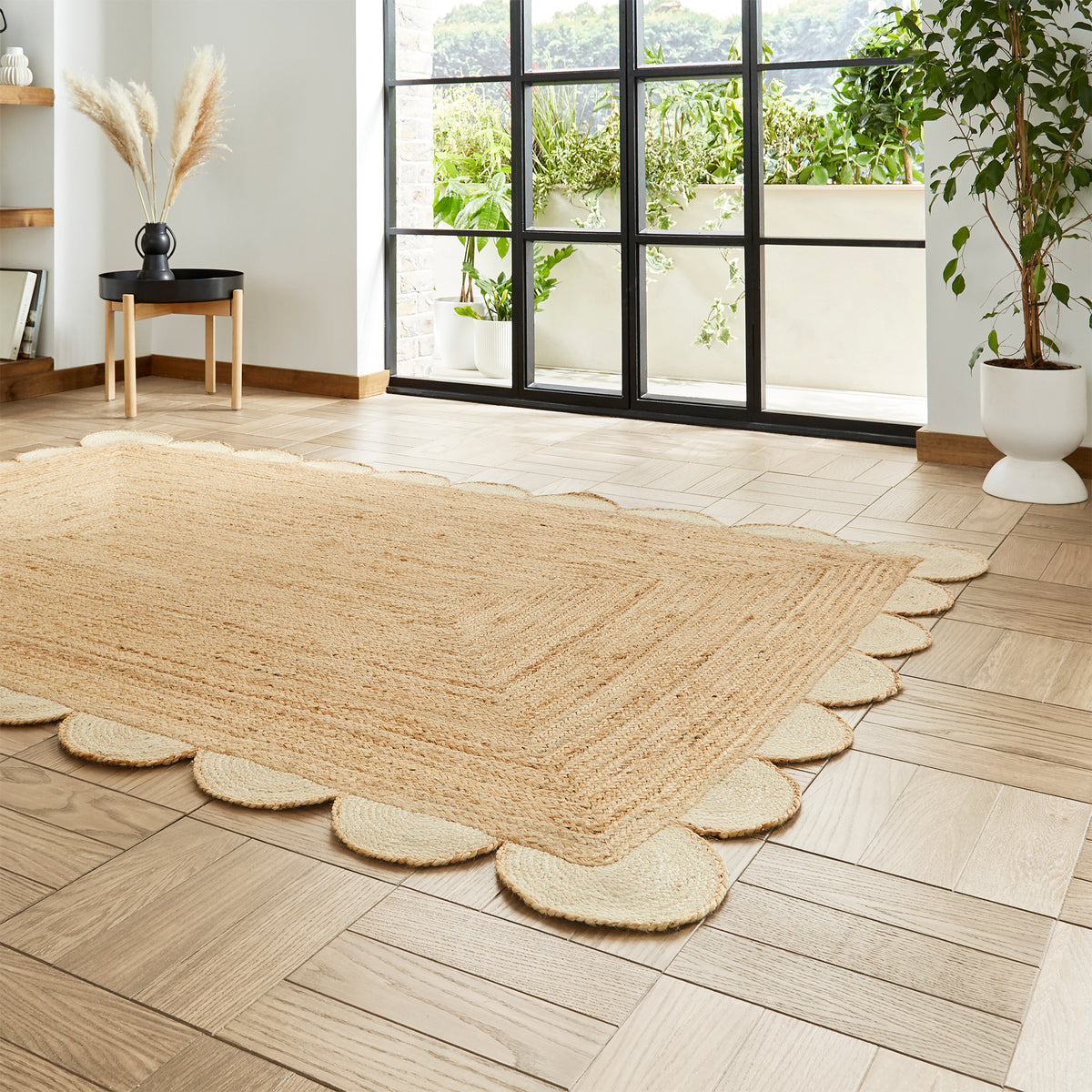 Chesney Round Jute Scalloped Edge Natural Rug