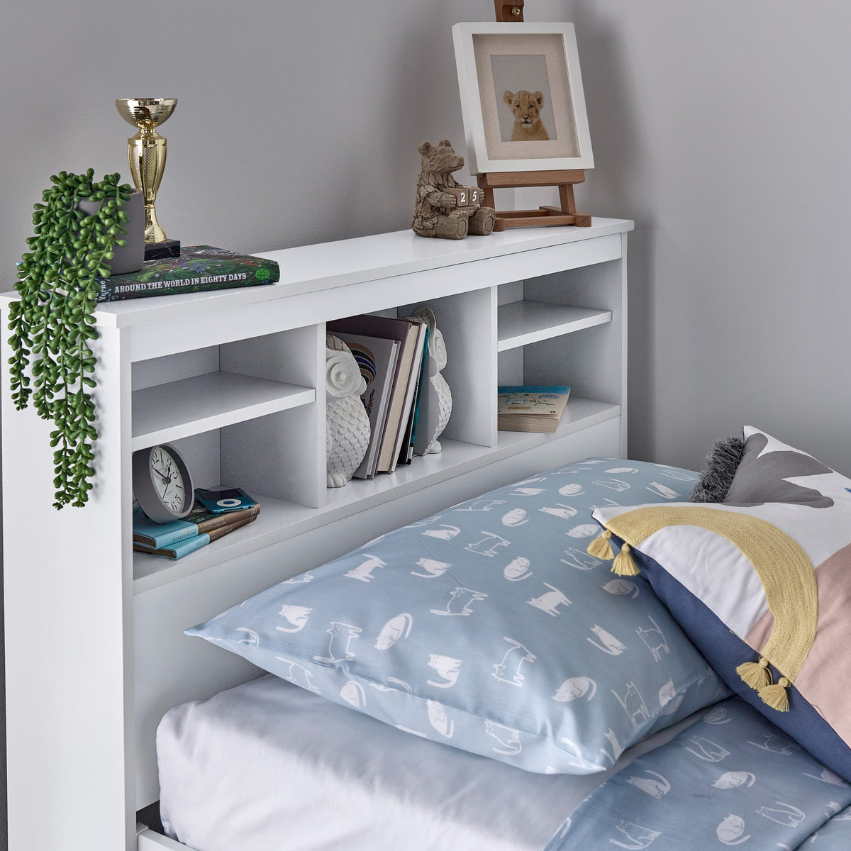 Knowle White Guest Bed with Trundle with storage