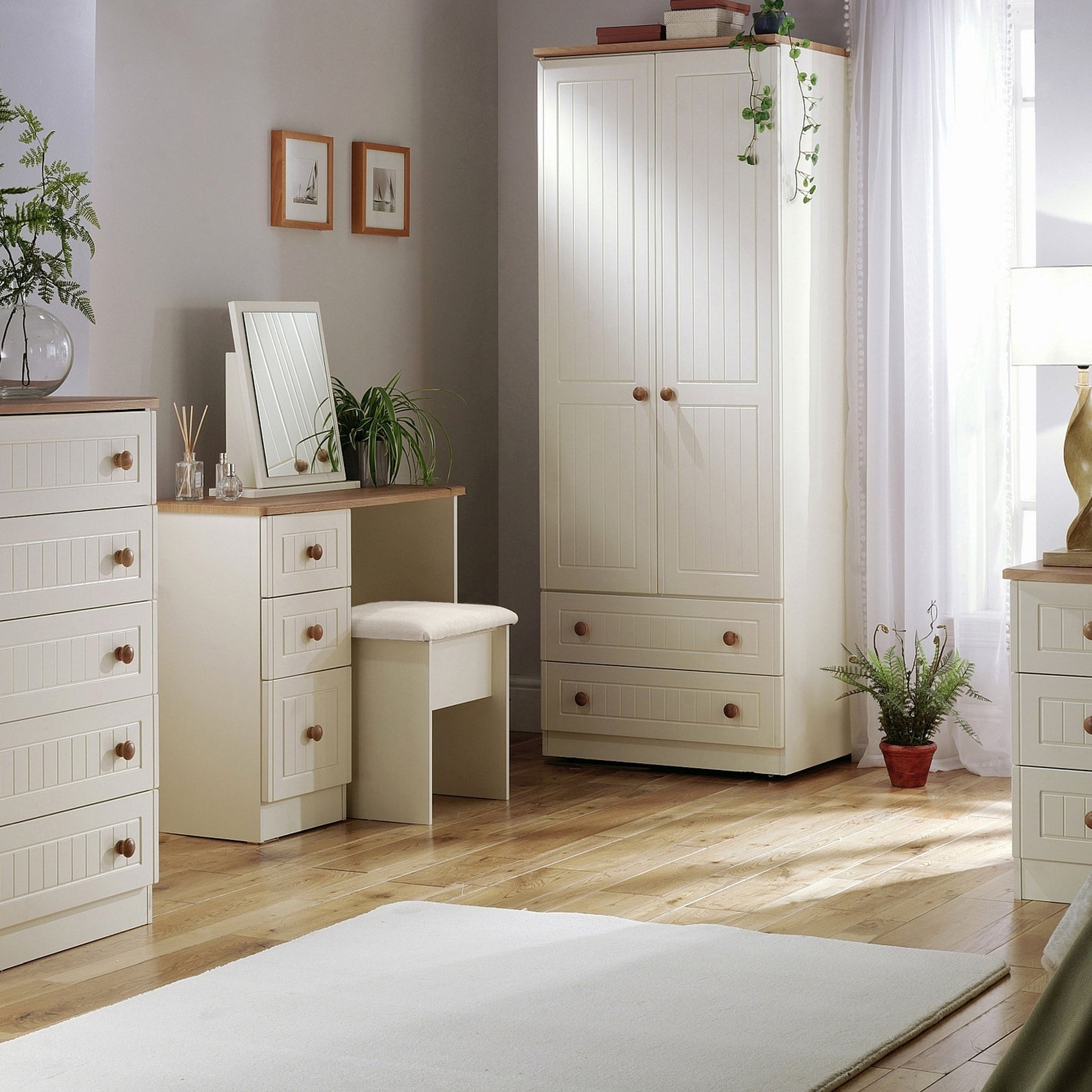Brixham Country Cream 3 Drawer Vanity Dressing Table | Roseland