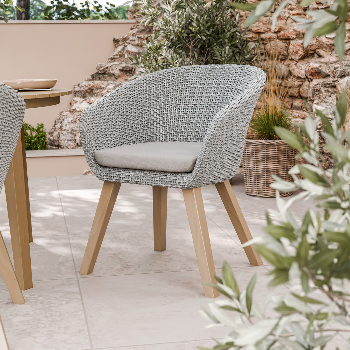 FSC 1 Roma 120cm Round Table w 4 Sol Dining Chairs Concrete Insert from Roseland Furniture