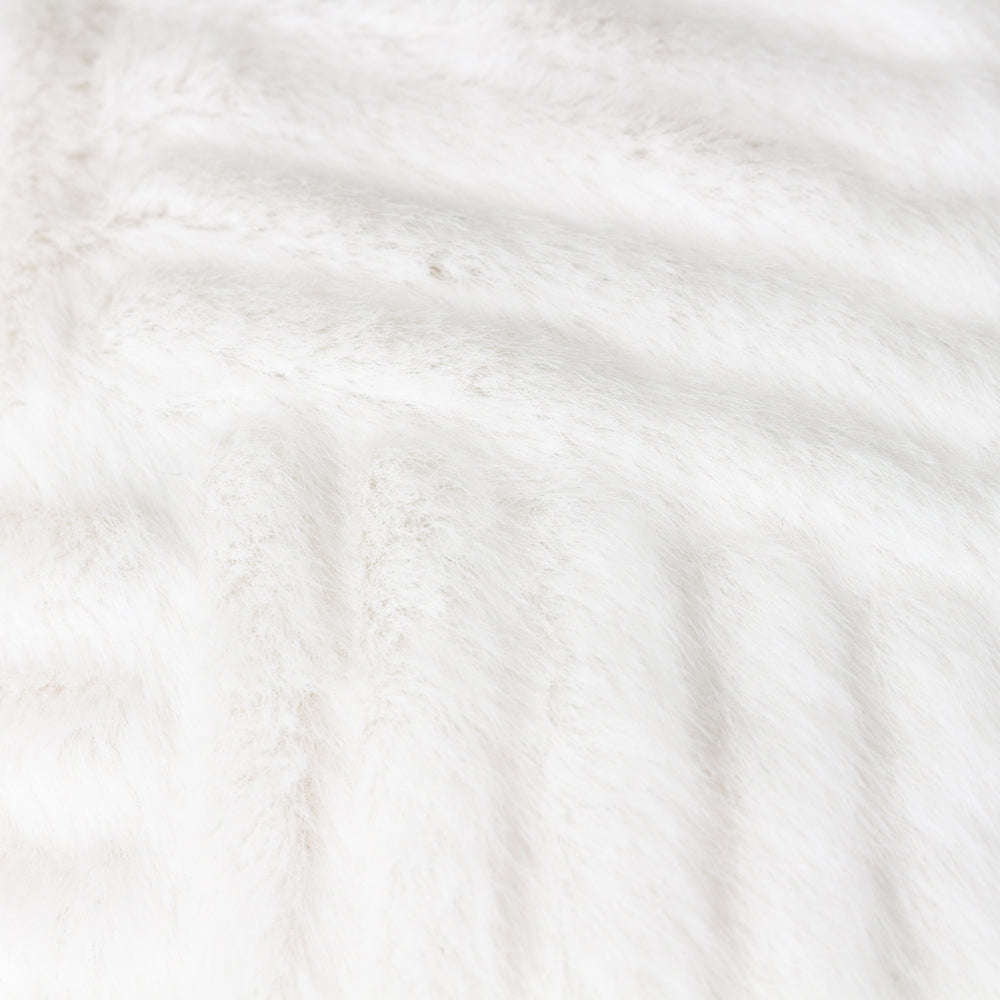 Sonnet White 45cm Cushion by Roseland Furniture