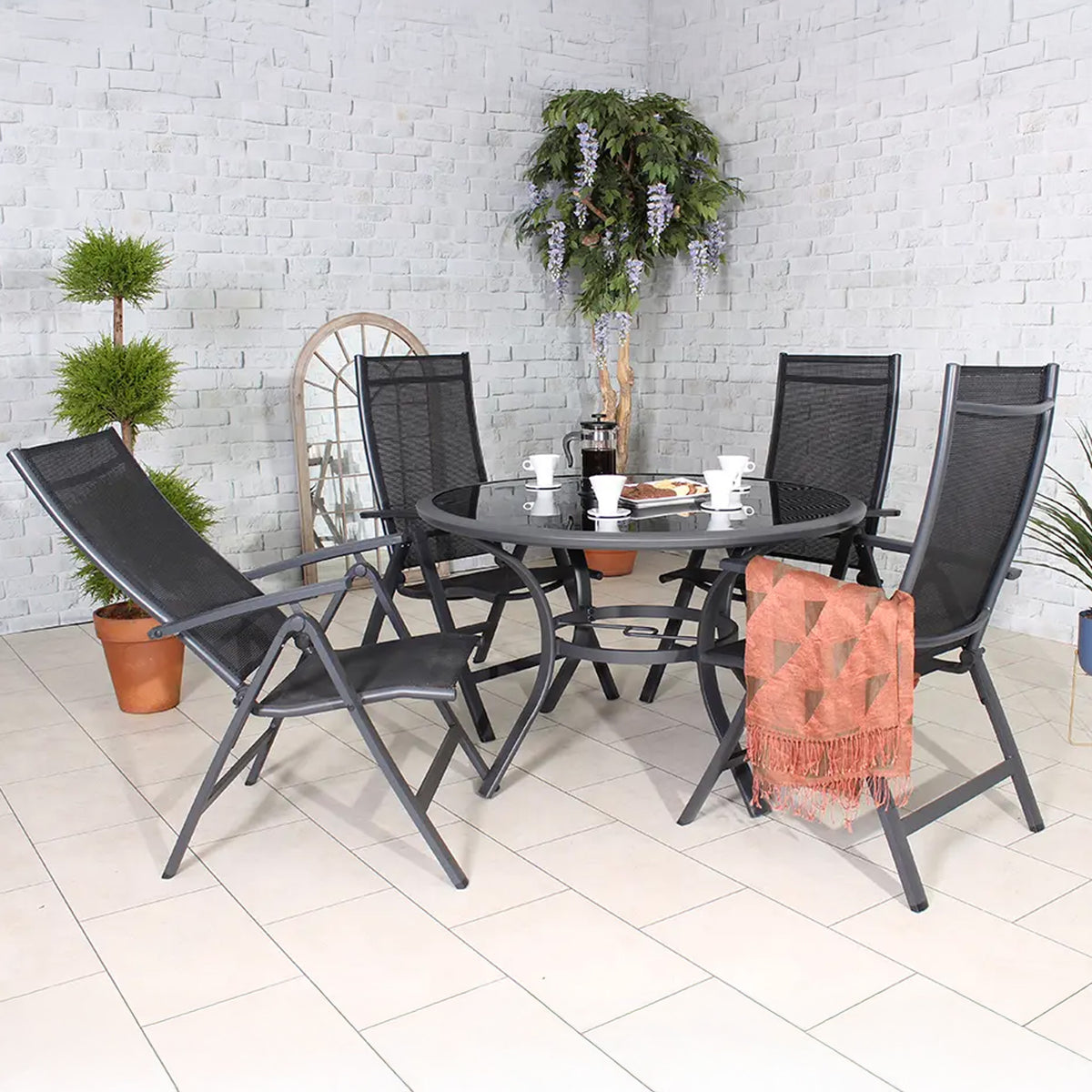 Sorrento Multi Positonal 4 Seat Dining Set with Parasol from Roseland Furniture