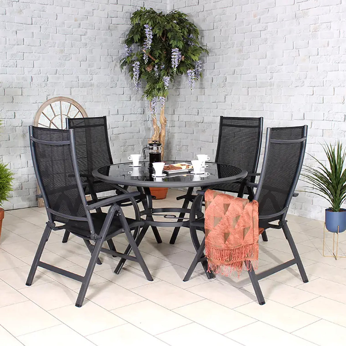 Sorrento Multi Positonal 4 Seat Dining Set with Parasol from Roseland Furniture