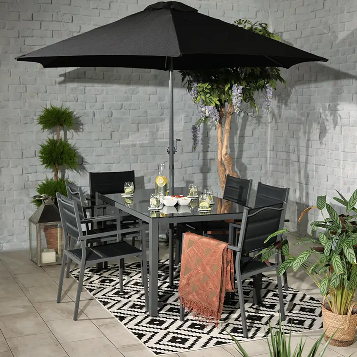 Sorrento 6 Seater Dining with Parasol from Roseland Furniture