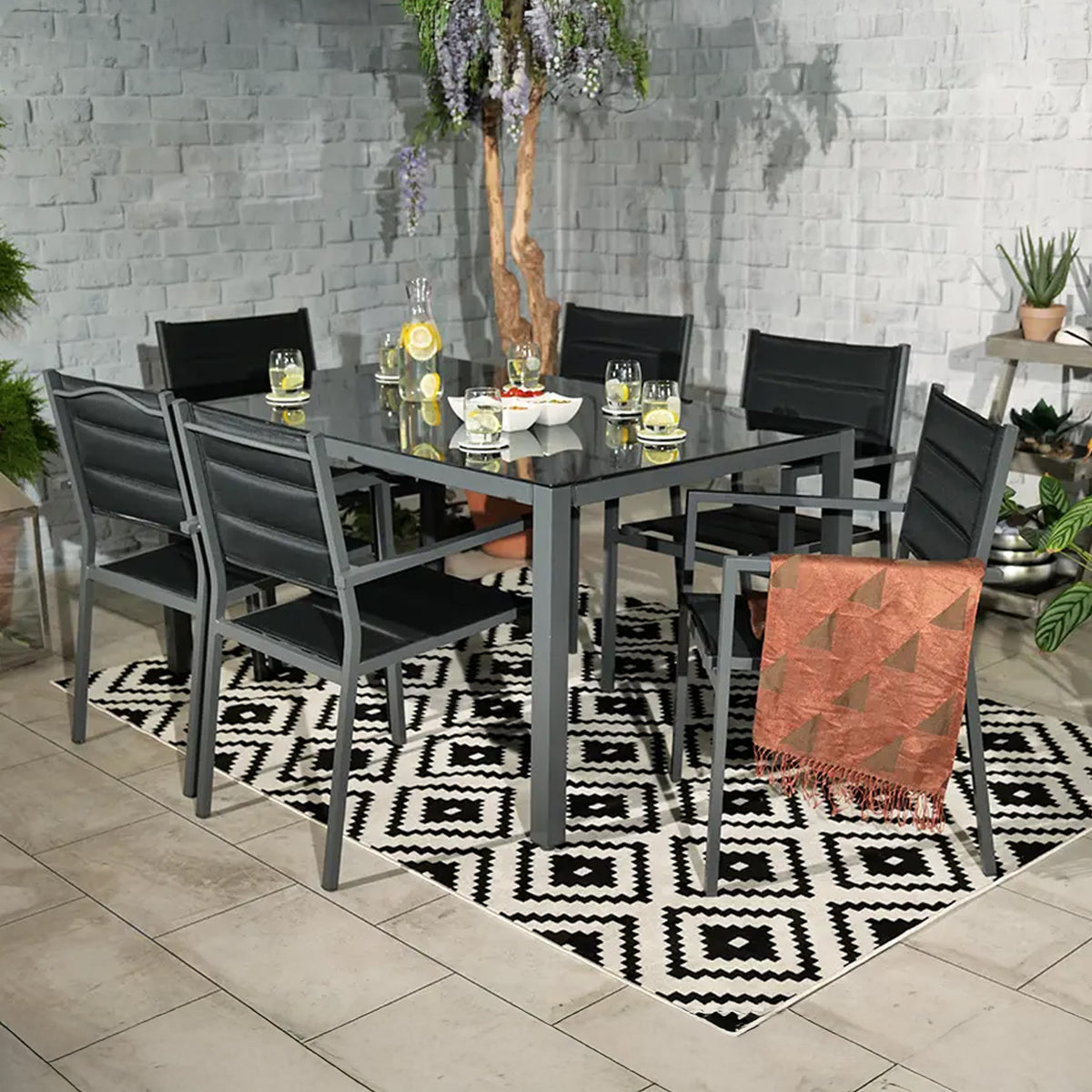 Sorrento 6 Seater Dining with Parasol from Roseland Furniture