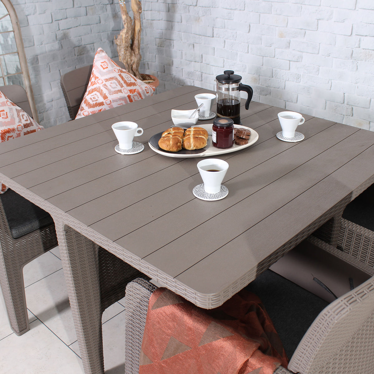 Faro 4 Seat Grey Taupe Cube Dining Set close up