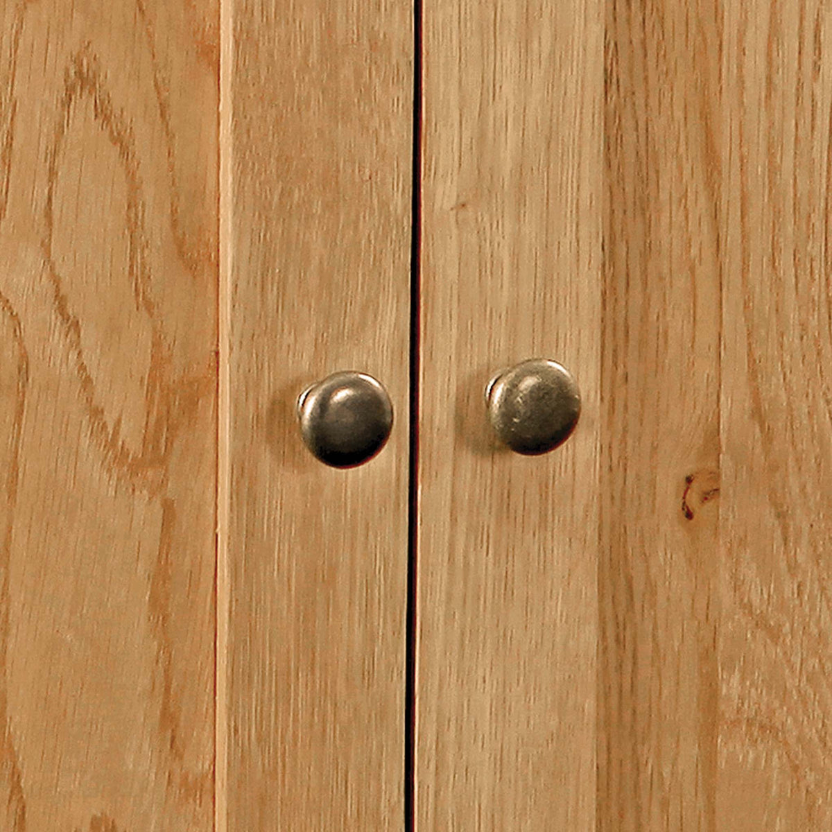Zelah Oak 3 Drawer Wardrobe - Close Up of Wardrobe Door Handles