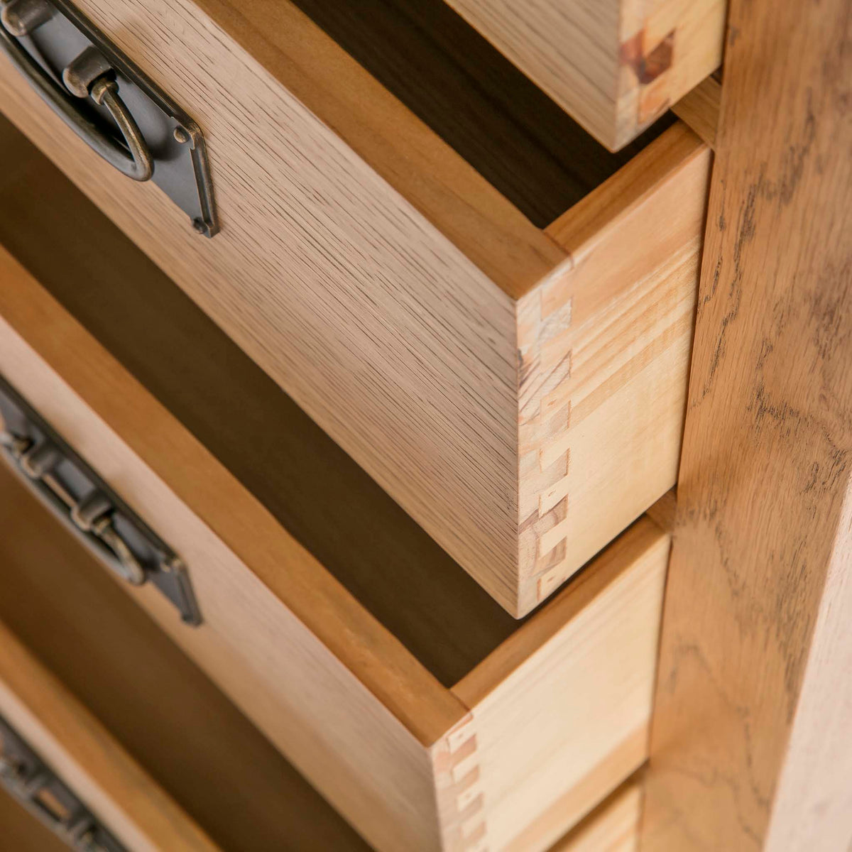 Surrey Oak 5 drawer tallboy chest of 5 drawers - Close up of drawers while open