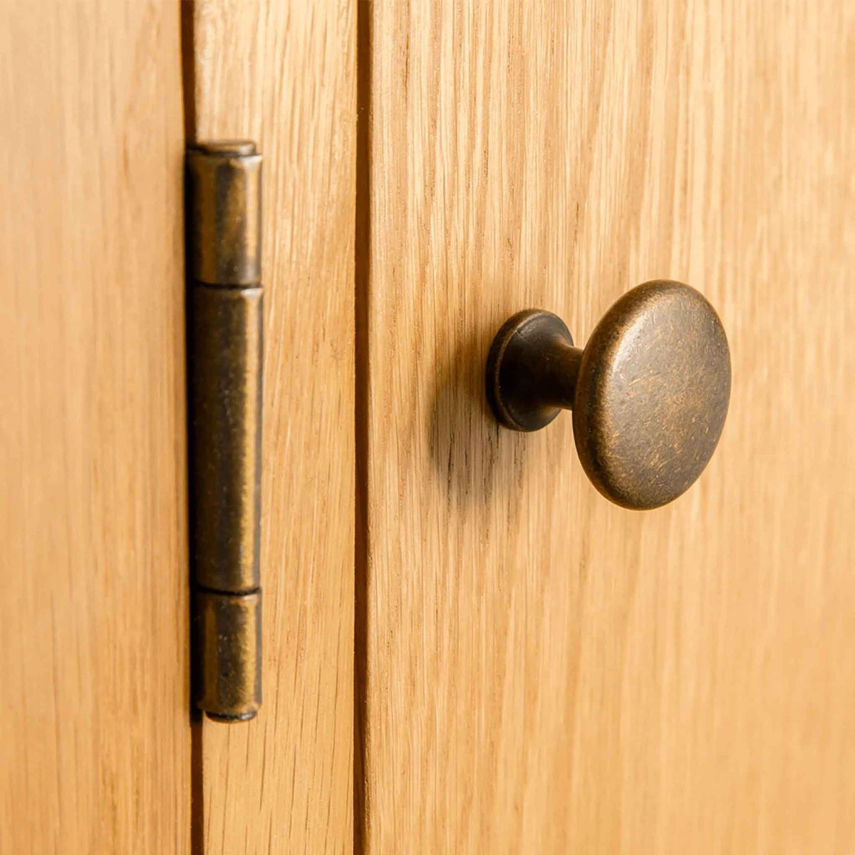 Door handle - Surrey Oak Triple Wardrobe & Drawers