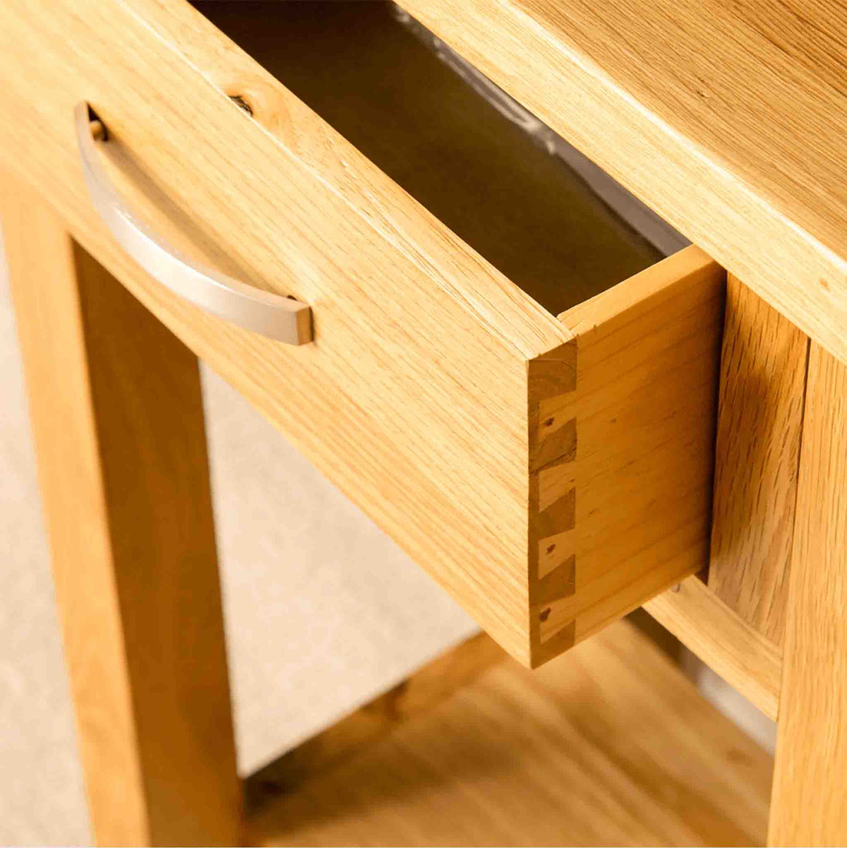 Dovetail joints on the London Oak Telephone Table by Roseland Furniture