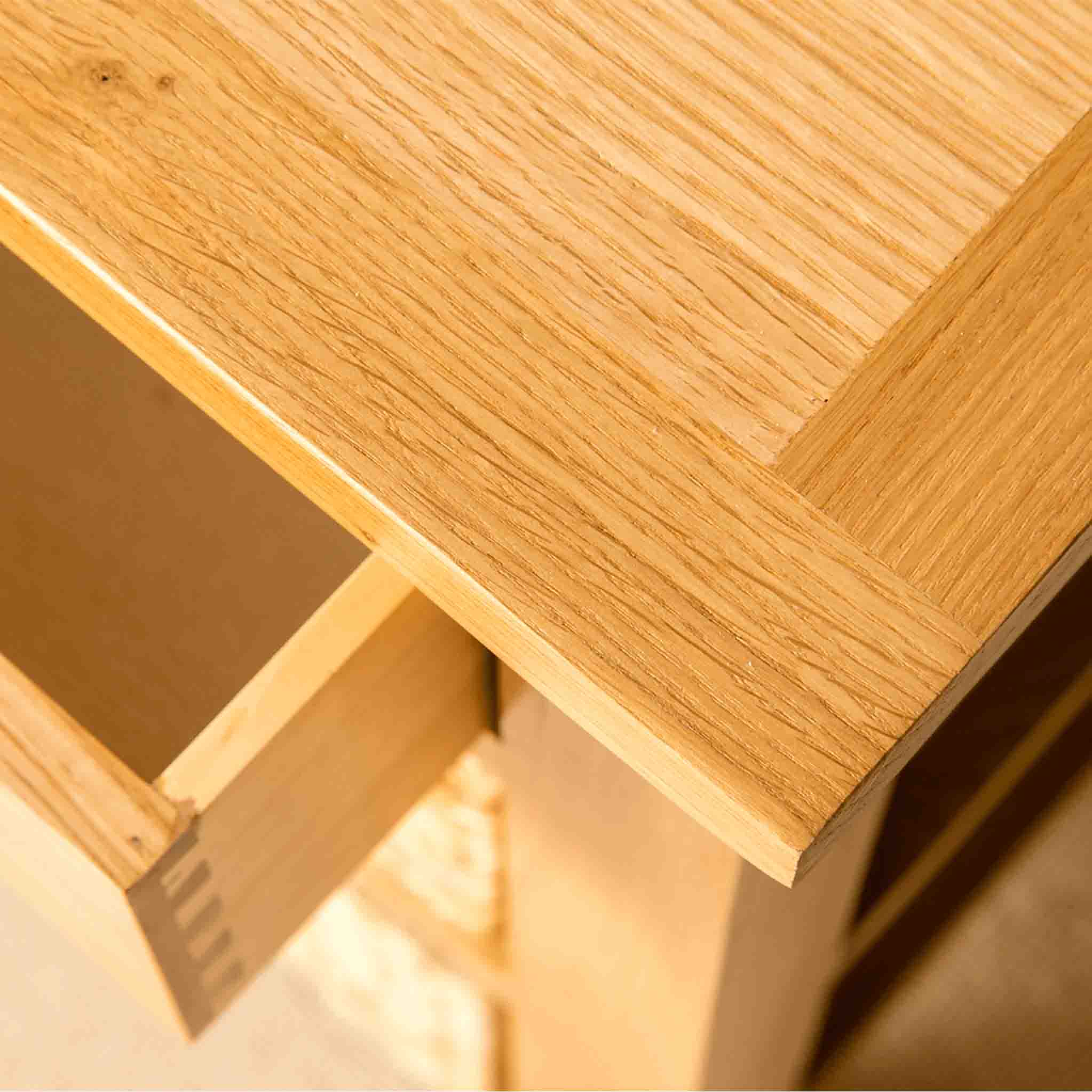 Telephone table clearance with baskets
