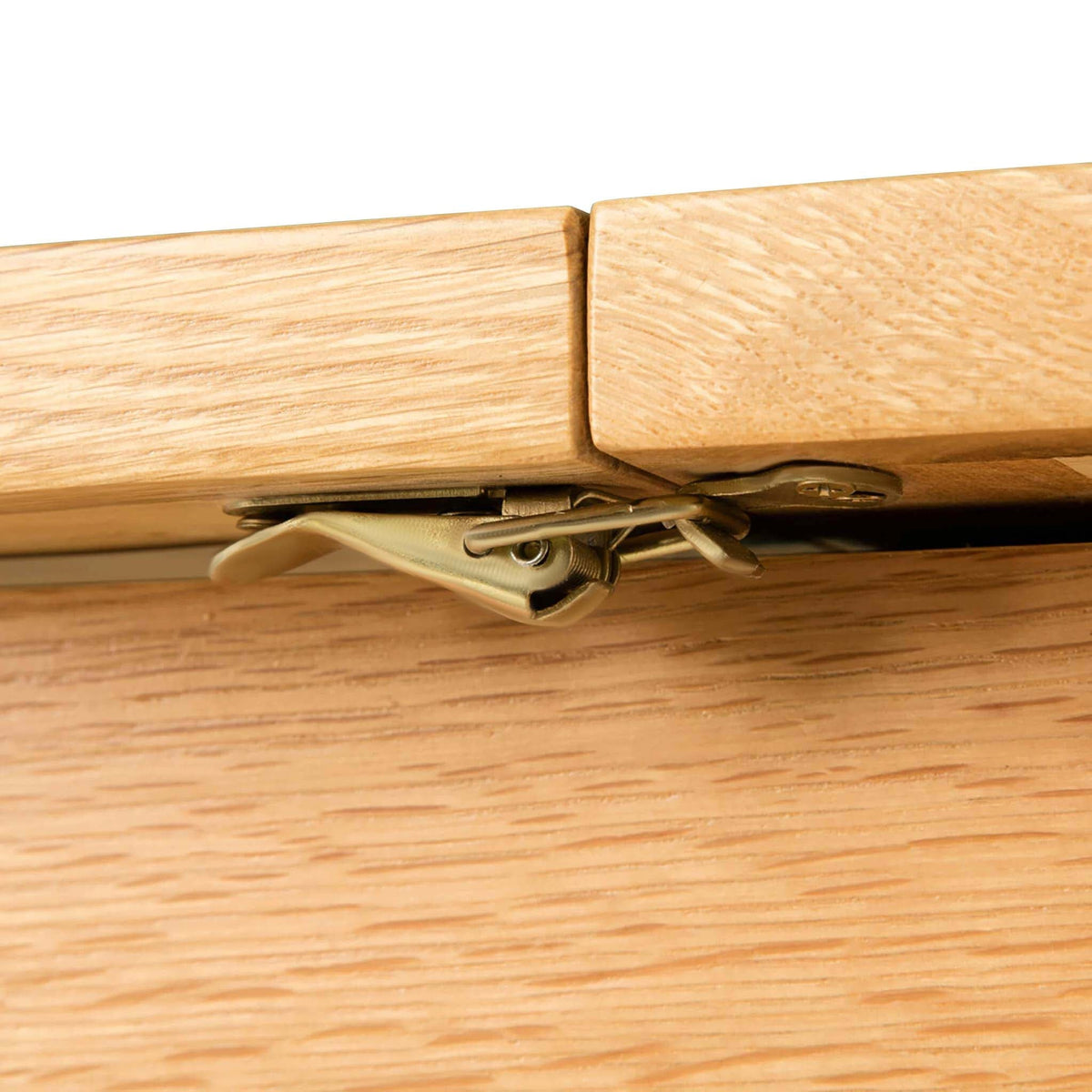 Hampshire Oak Small Extending Dining Table -  Close up of closing clasp on table
