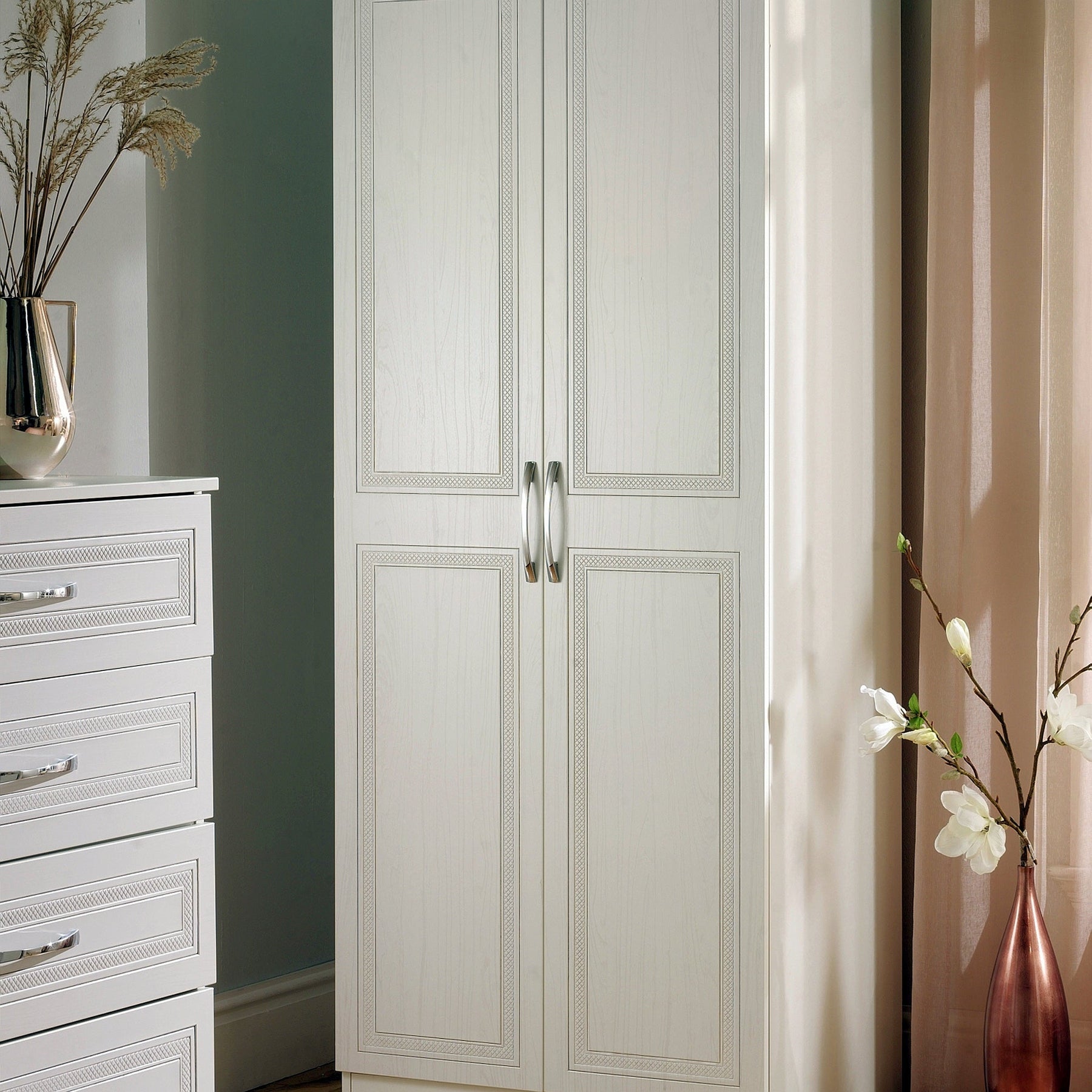 Killgarth White 2 Door Double Wardrobe close up