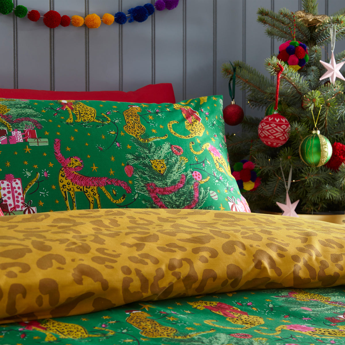 Animal Christmas Duvet Set | Toddler | Green/Gold