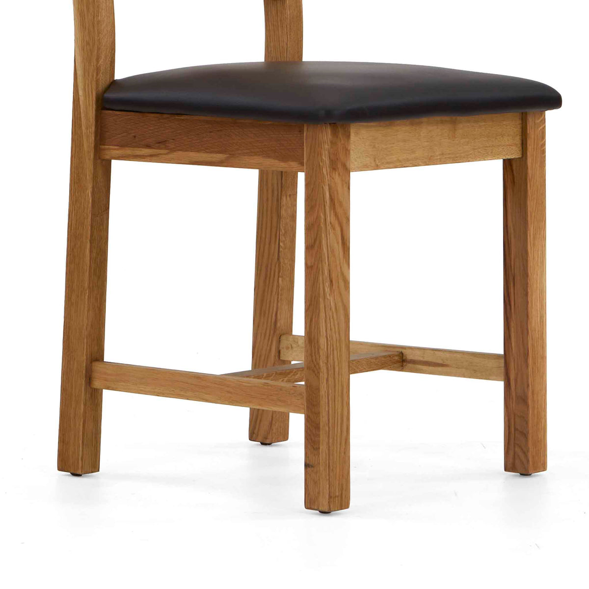 Zelah Oak Cross-Back Dining Chair - Close up of seat and legs