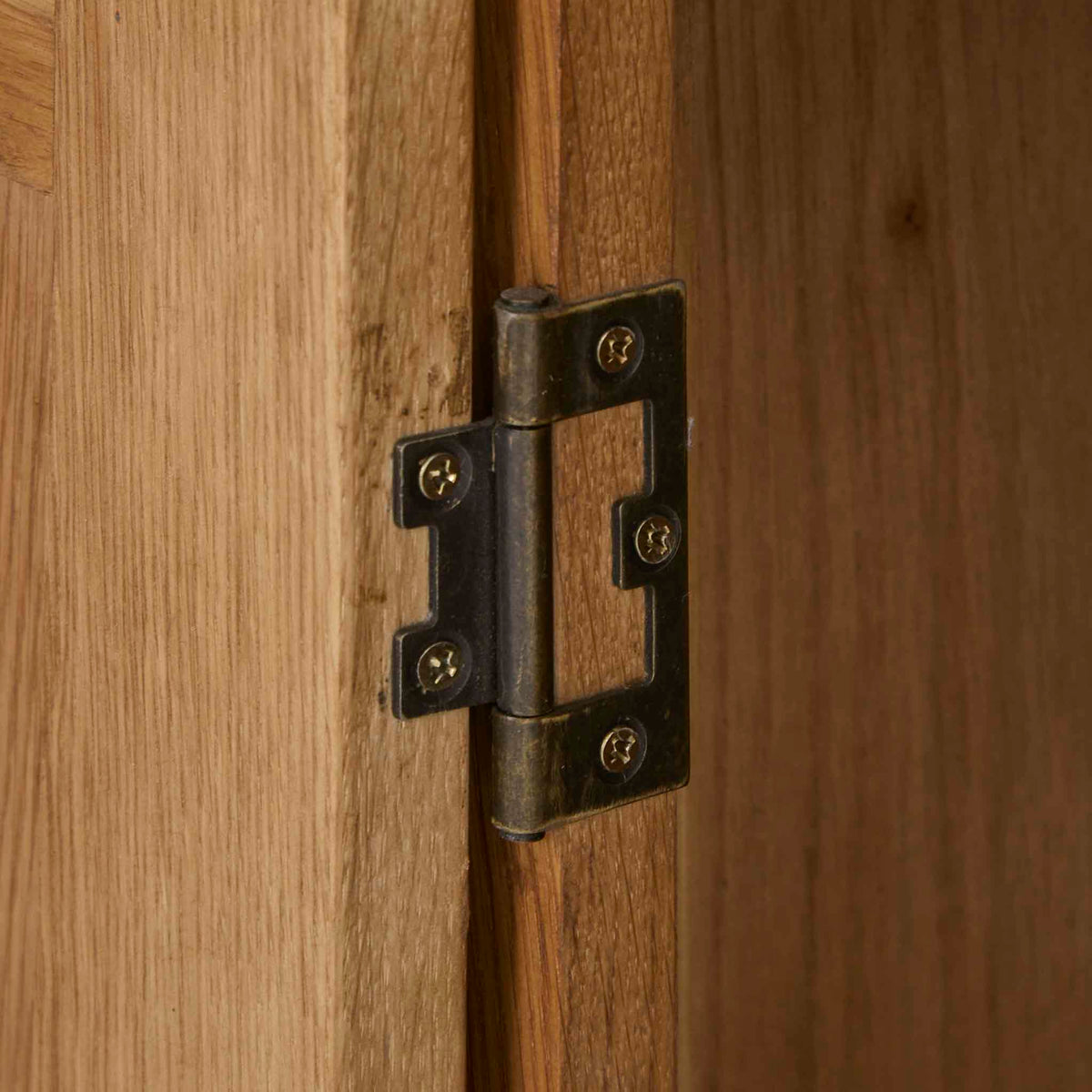 Zelah Oak Display Cabinet - Close up of door hinges