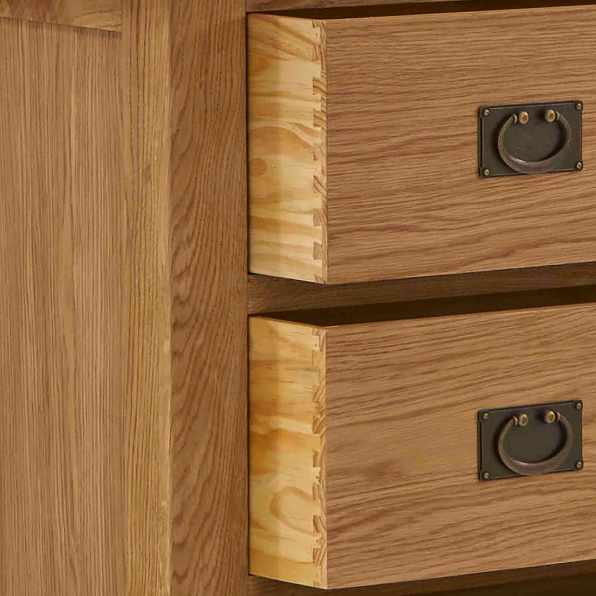 Zelah Oak 2 over 2 Drawer Chest of Drawers - Close up of dovetail joints on drawers