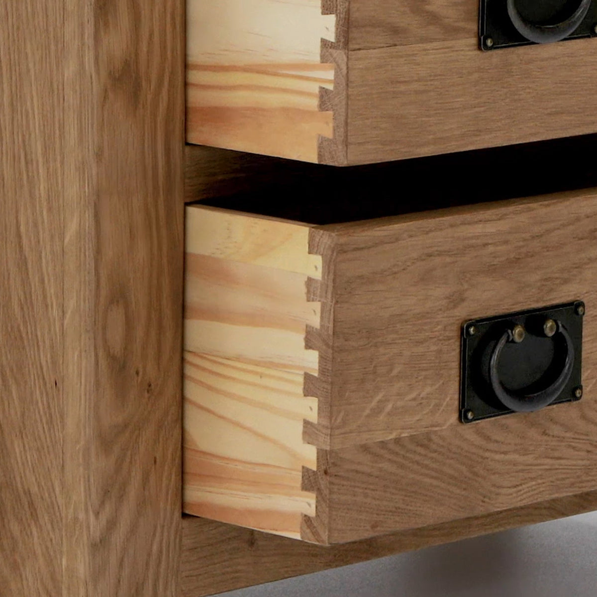 Zelah Oak 3 Drawer Chest by Roseland Furniture