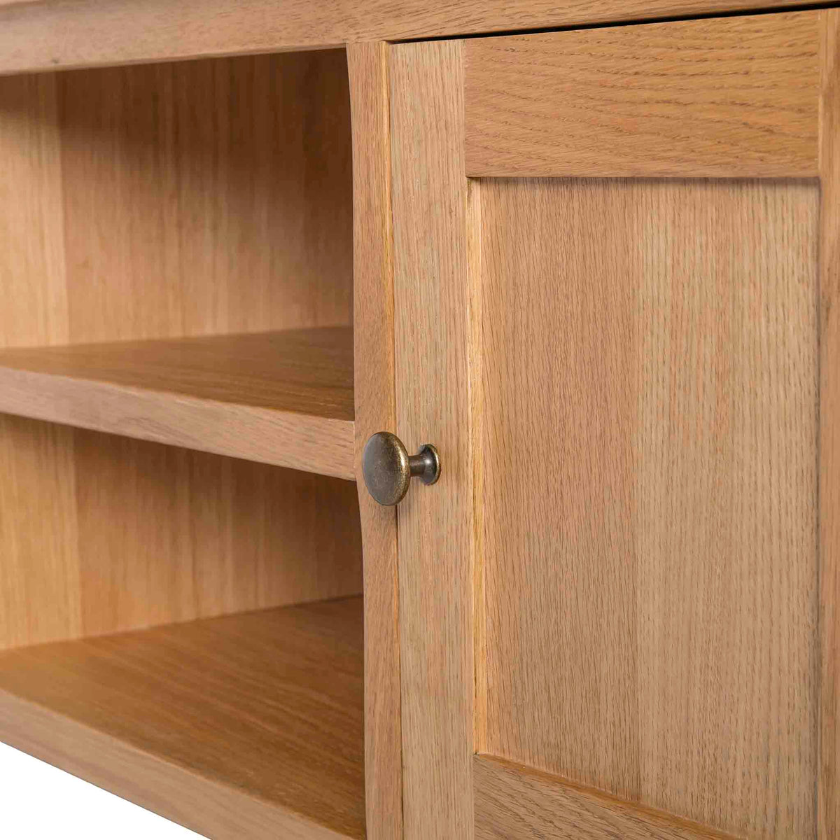 Surrey Oak TV Stand 120cm - Close up of cupboard and mid section