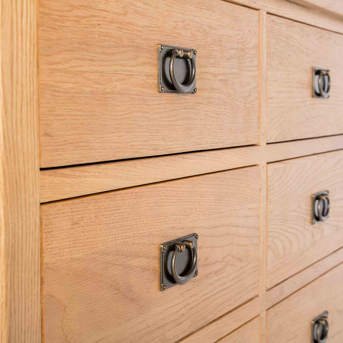 close up of 6 drawers on the Surrey Oak Large Chest Of Drawers