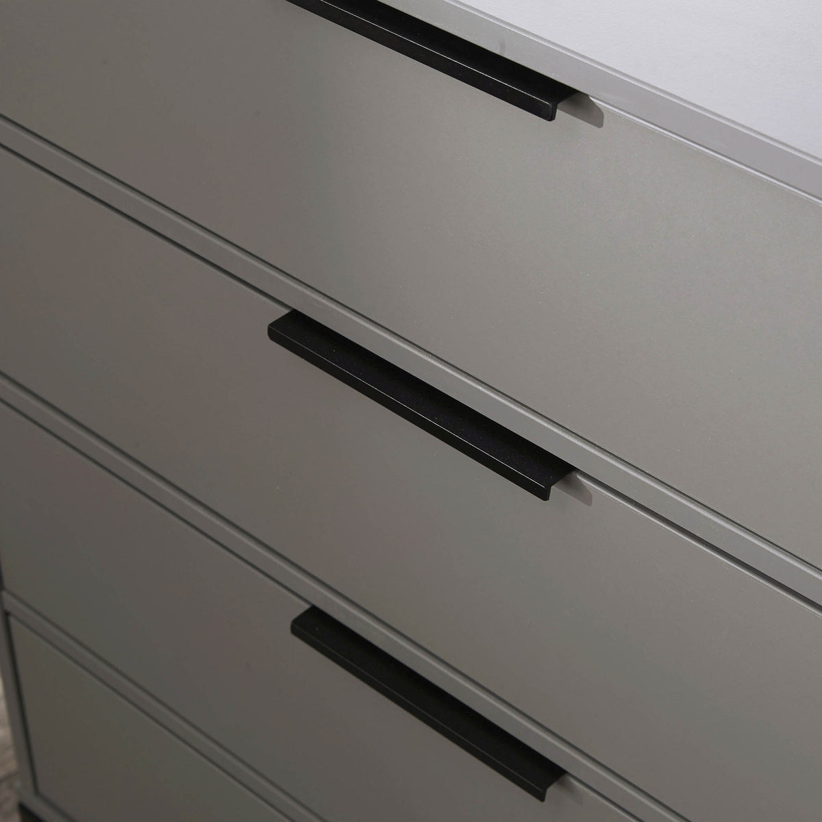 Hudson Grey 3 Drawer chest with black legs handle close up