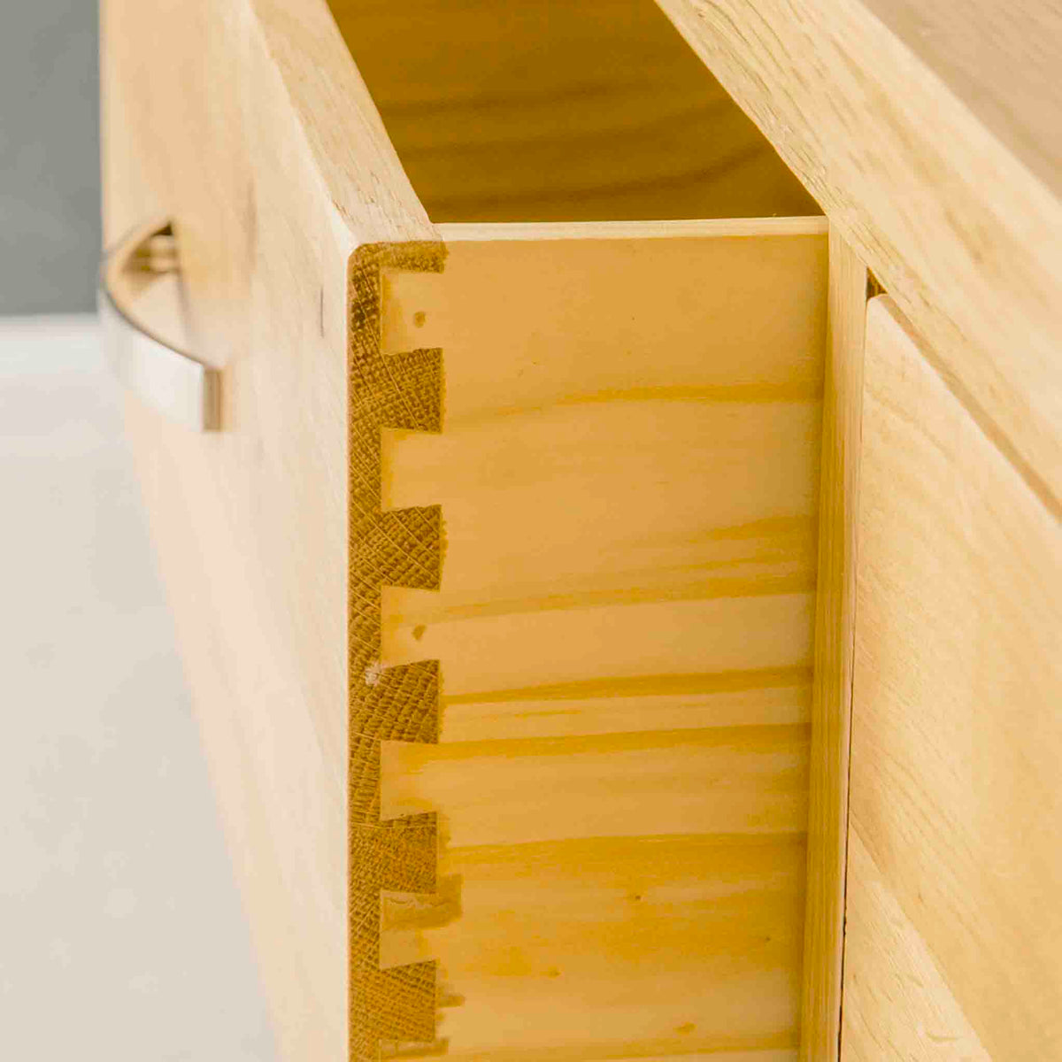 London Oak Large 6 Drawer Chest of Drawers - Dovetail joints on drawers