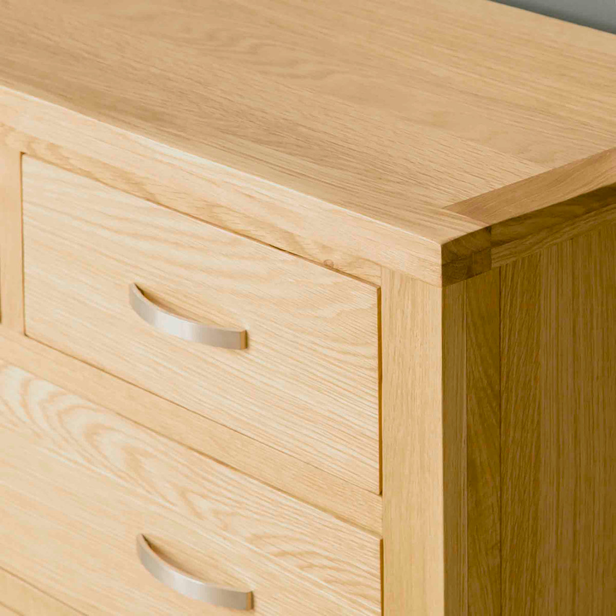 London Oak Large 6 Drawer Chest of Drawers - Close up of top corner