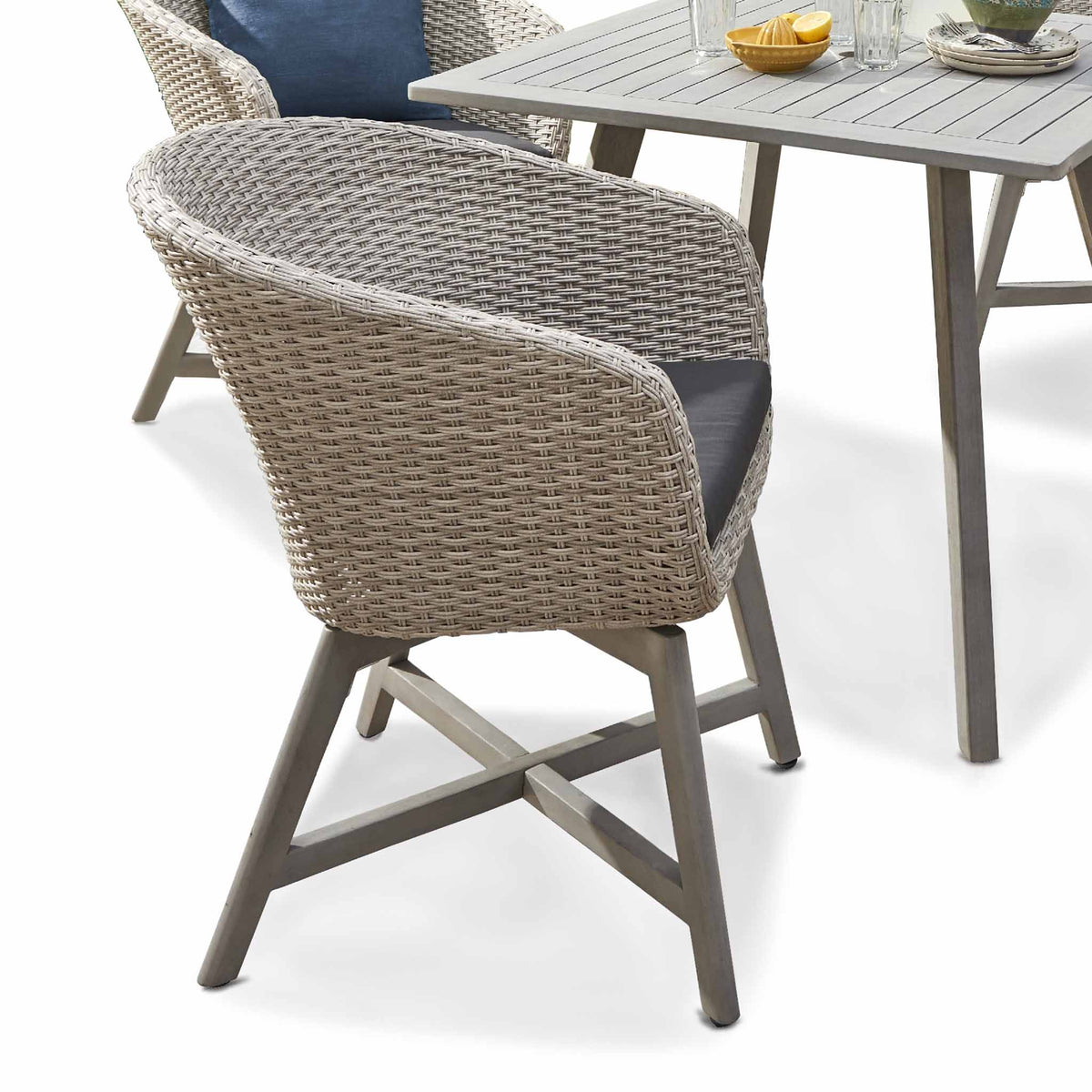 Chatsworth Rattan 4 Seat Dining Set - Close up of side of chair