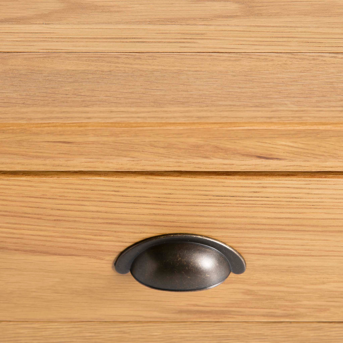 Roseland Oak Lamp Side Table - Close up of drawer handle