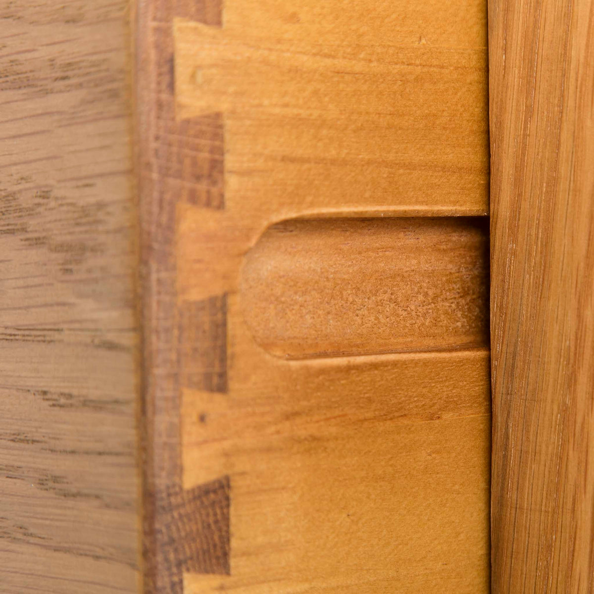 Roseland Oak Telephone Table - Close up of dovetail joints on drawer
